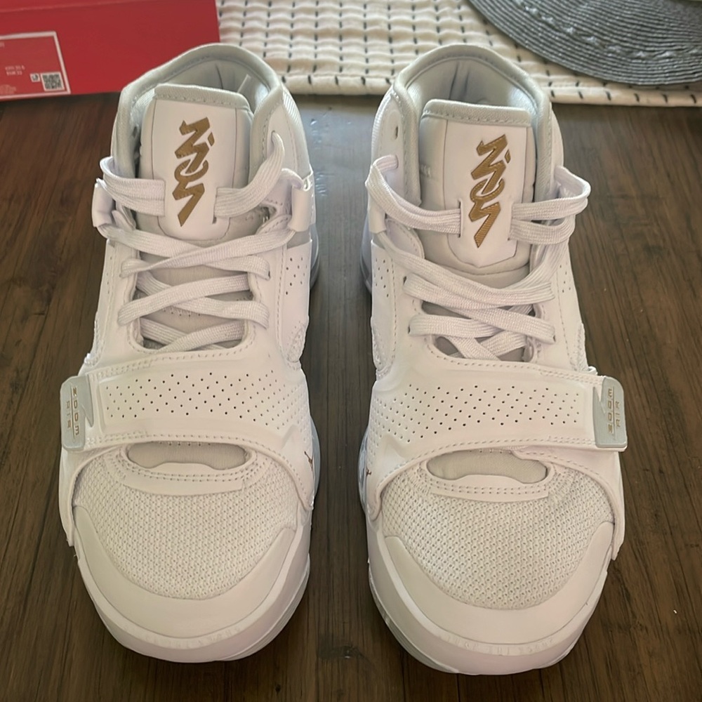 NEW no box Nike Jordan Zion 2 Tb White Metallic Gold Size 6.5